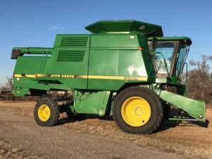 *1997 JD 9600 sp Combine