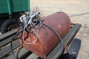 200 gal. metal skid tank w/ 12 volt pump