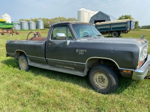 *1989 Dodge Ram 100 Reg cab 4x4