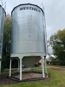 *Bin2: Westeel Bins 3200 bushel on Peloquin hopper cones