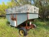 *Farmee 181 gravity box on NH 4-wheel wagon - 2