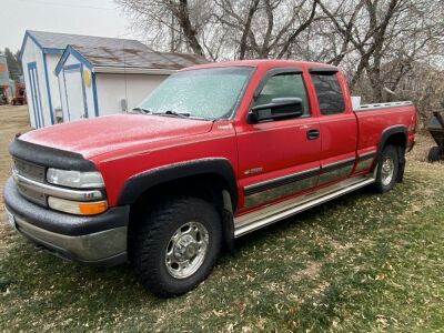 *2000 Chevrolet Silverado LS 2500 4x4 Extended cab