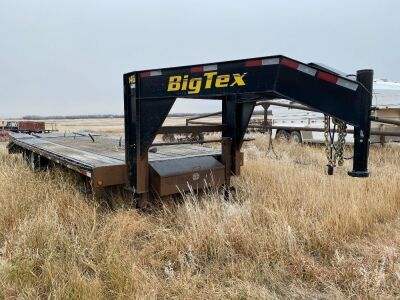 *2013 28' Big Tex T/A 5th wheel flat deck trailer